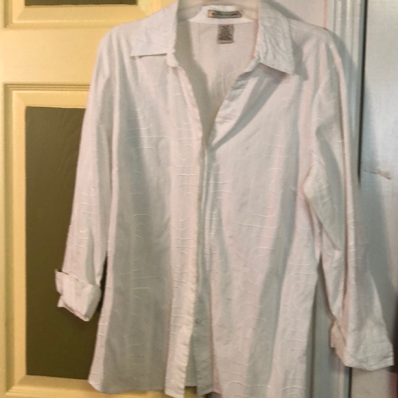 Tops - Picture 6 of 8